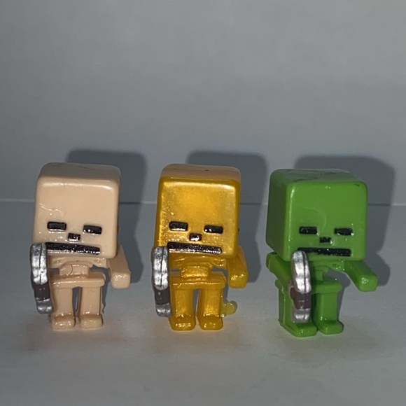 Multi-Colored Minecraft Mini-Figures - Picture 2 of 13